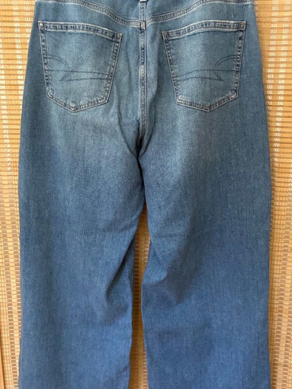American Eagle Super High-Rise Baggy Wide Leg Jeans - Picture 3 of 7